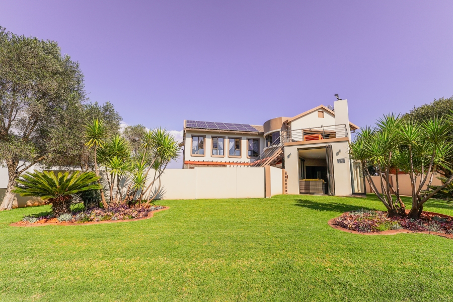 3 Bedroom Property for Sale in The Coves North West